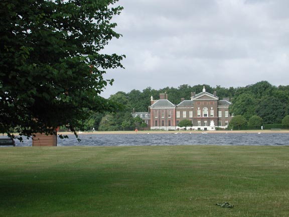 Palacio de Kensington (anteriormente conocido como Kensington House)