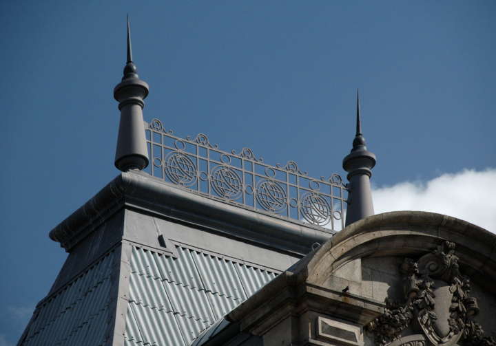 Roof detail with pinnacles, Central Station, Porto, Portugal