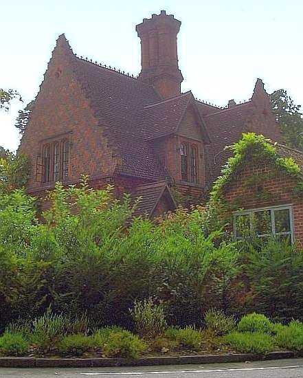 Lodge on Redhill Road