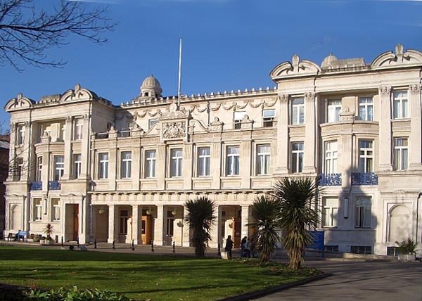 The People's Palace, now the Queen's Building