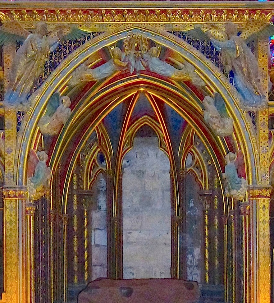 Arched tribune with angels