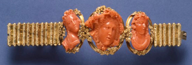 Coral Bracelet with the head of Bacchus