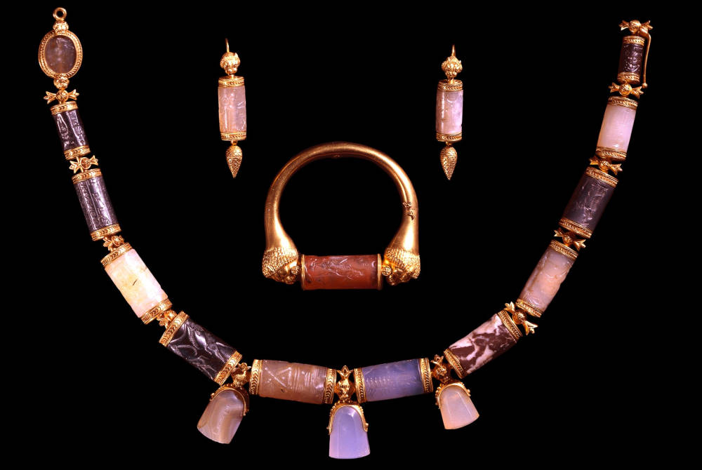 Set of jewellery made from Assyrian or Babylonian cylinder
seals