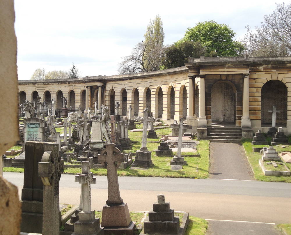 brompton cemetery catacombs tour