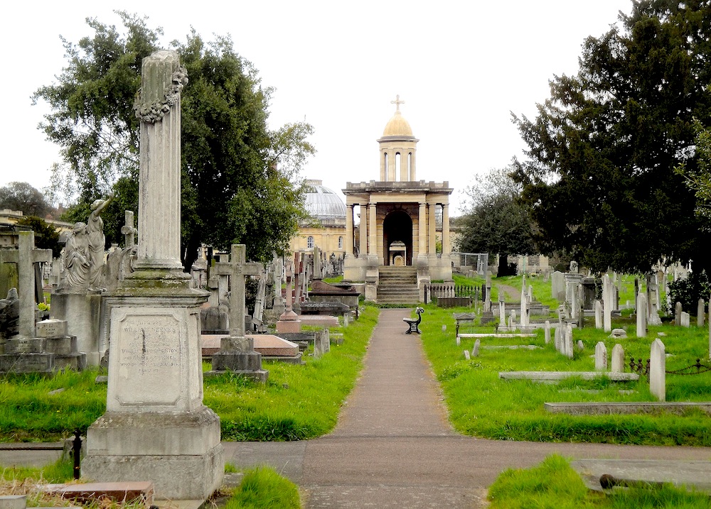 brompton cemetery catacombs tour