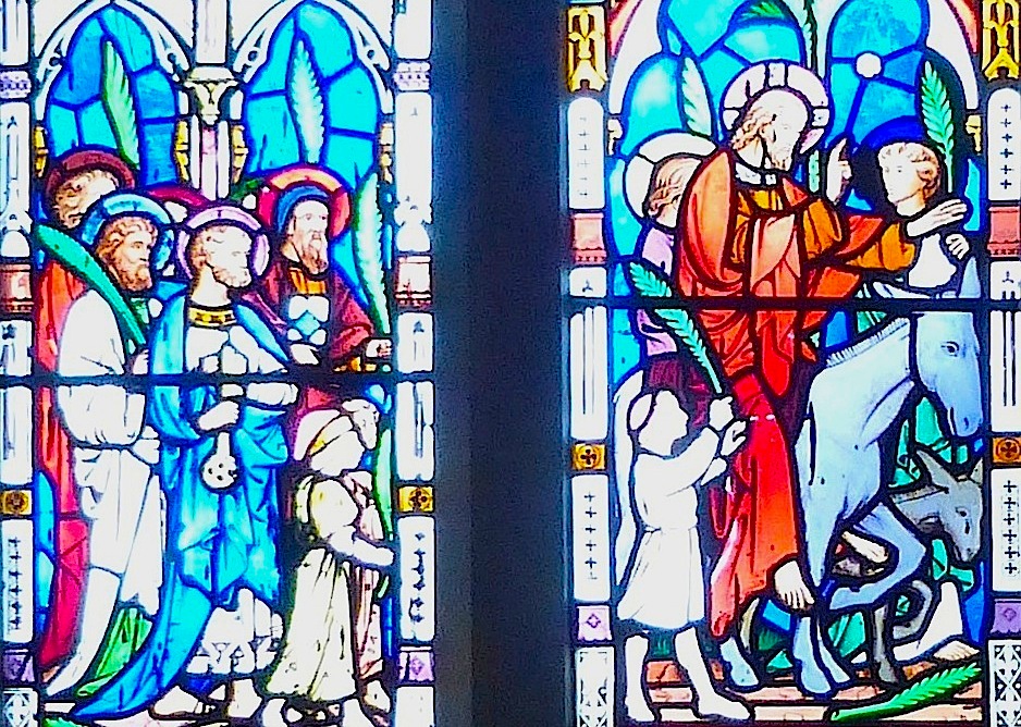 Figures in the left and central panels