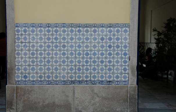 Half tile wall, Pocinho, Portugal