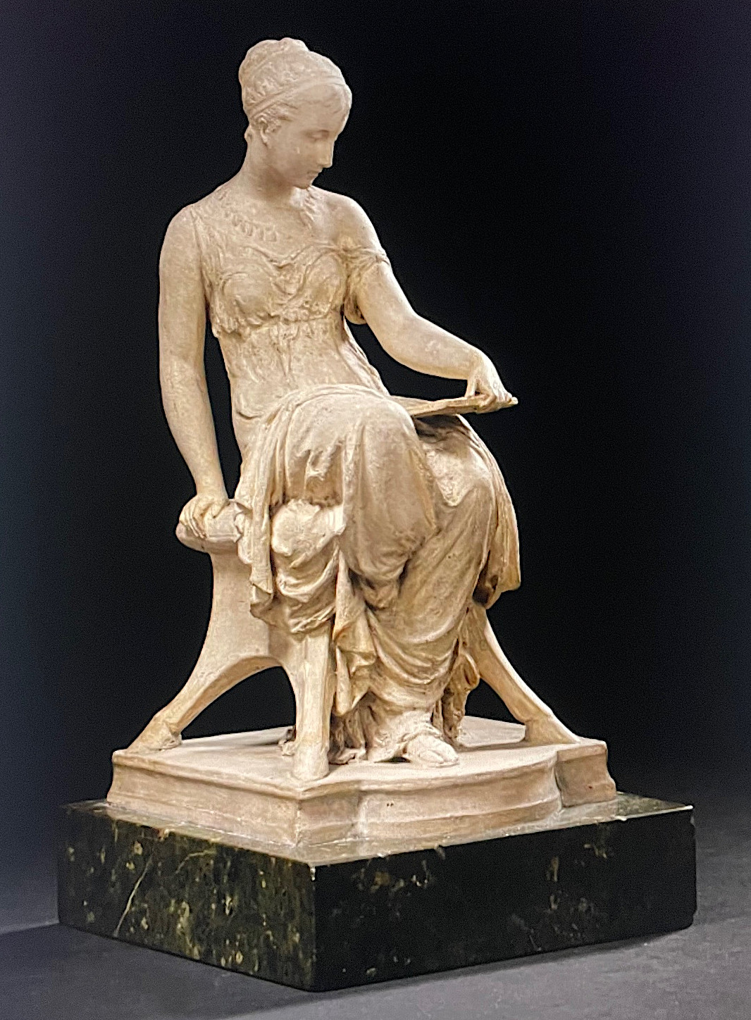Ione in terracotta