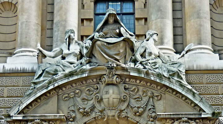 Pomeroy's architectural sculpture on E.W. Mountford's Central Criminal Court, the Old Bailey