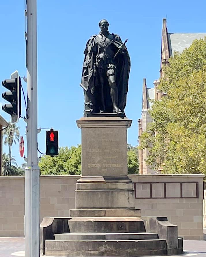 Whole monument