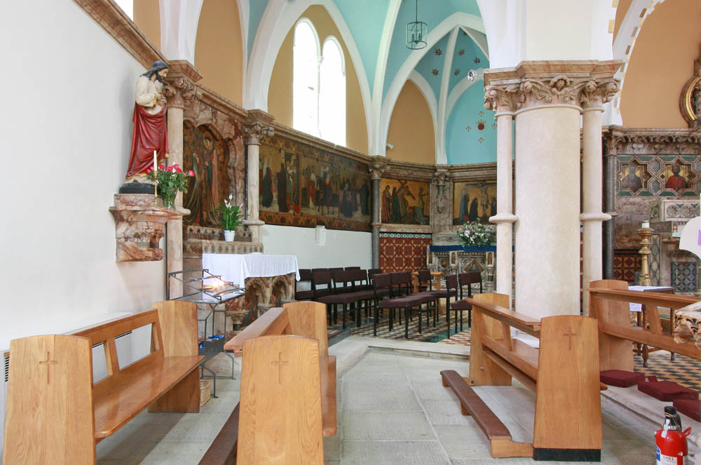 Curve of the apse at the side of the sanctuary