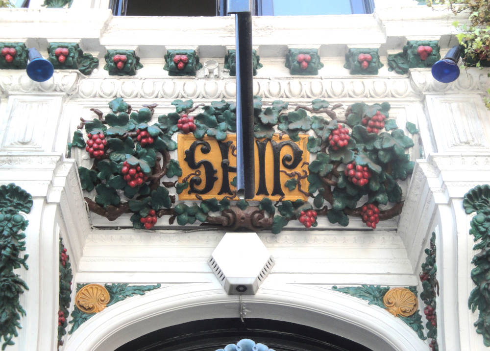 The Black Friar Pub