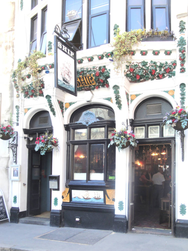 The Black Friar Pub