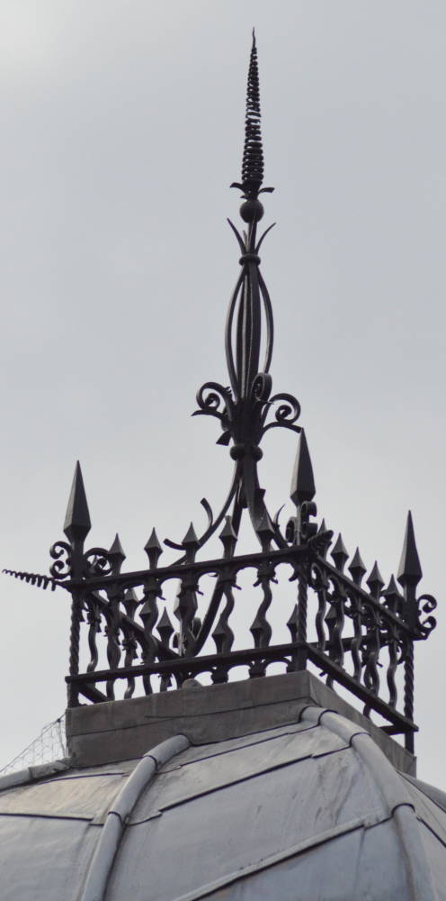 Rooftop finial