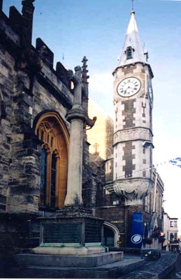 St. Peter's Church (foreground) and the Dorchester Corn Exchange