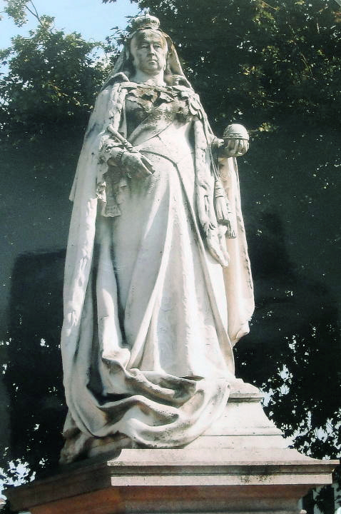 Queen Victoria, Leamington Spa,” by Albert Toft